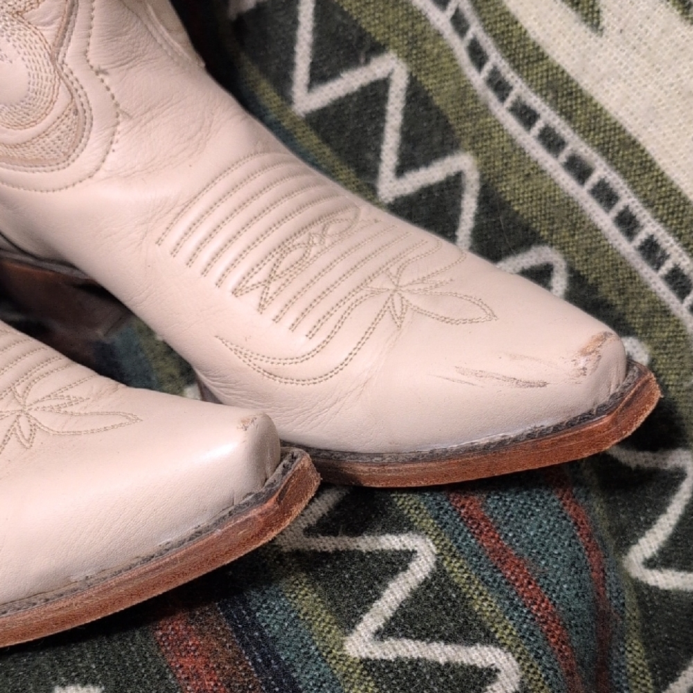 Caborca Silver White Leather Western Boots - Picture 2 of 4